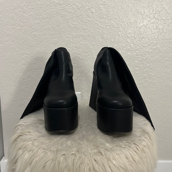 (SOLD) Steve Madden HARTLIE Black Knee High Boot (READ DESCRIPTION) - Picture 3 of 6